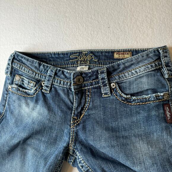 Silver Pioneer Bootcut Jeans Womens 29x31 Distressed Medium to Light Wash Stitch - Picture 8 of 9